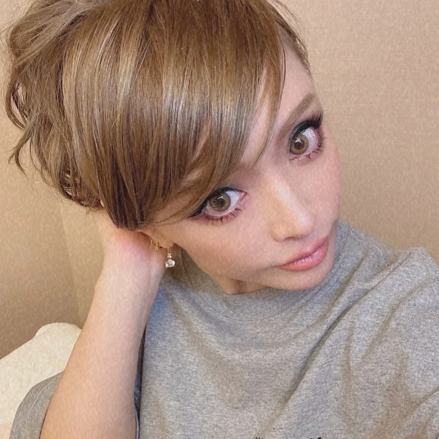 浜崎あゆみの現在は旦那がいて結婚してる?子供の父親は誰?元カレ松浦勝人の交際期間!