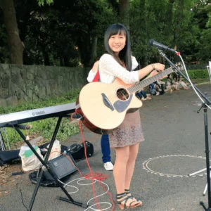 YOASOBIのikuraはかわいいけど歌が下手?彼氏は大学の先輩かAyase?デビュー前の画像!