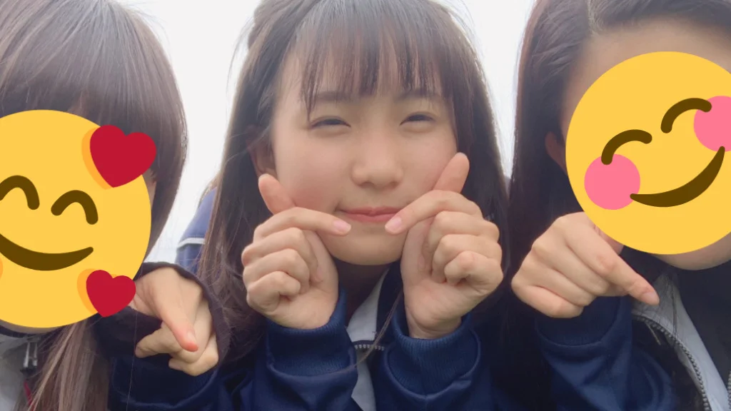 YOASOBIのikuraはかわいいけど歌が下手?彼氏は大学の先輩かAyase?デビュー前の画像!