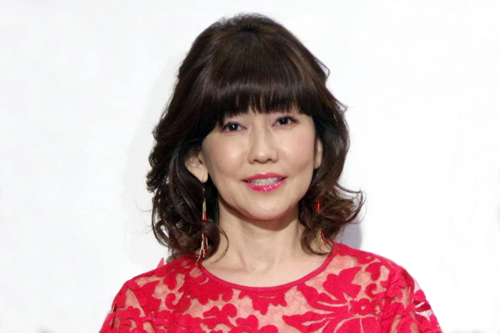 松本伊代はヒアルロン酸入れすぎで顔が変?若い頃の画像がかわいい!線路問題で逮捕?