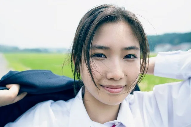 小野莉奈と似てる芸能人はマユカ?彼氏は岡田健史か道枝駿佑?幾田りら(ikura)と親友!