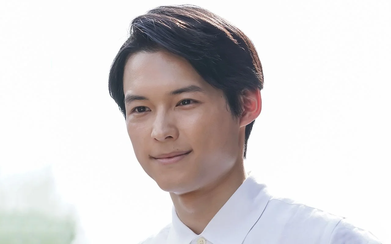 松村北斗は江口洋介と似てるけど親戚?痩せすぎの原因は吐きダコ?喘息持ちで病気?