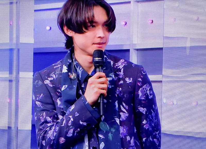 松村北斗は江口洋介と似てるけど親戚?痩せすぎの原因は吐きダコ?喘息持ちで病気?