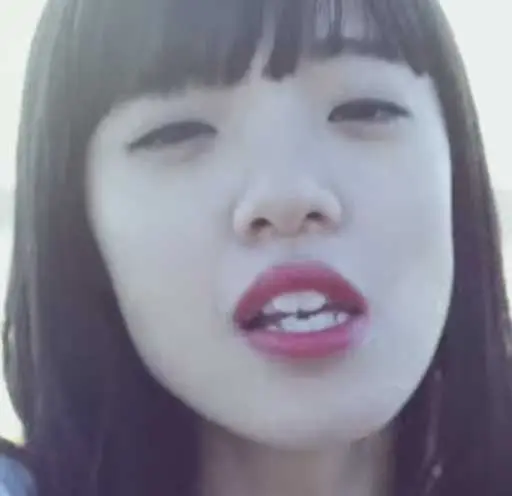 あいみょんはオカリナと小松菜奈と似てる?離れ目でブサイク?性格はメンヘラで暗い?
