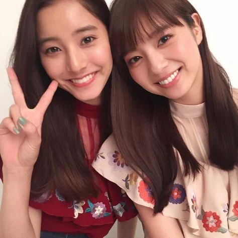 新川優愛は新木優子と似てる?旦那はロケバスのドライバー?首が長いし太って二重顎?