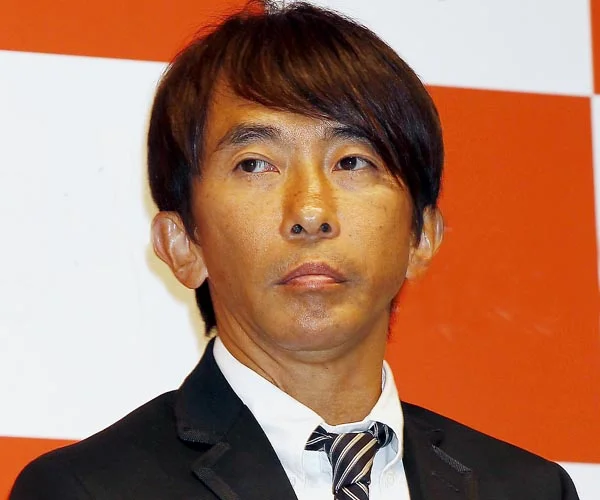 松浦勝人は嫁と子供がいて結婚?年収と総資産が凄い!若い頃は苦労人で生い立ちが異次元?