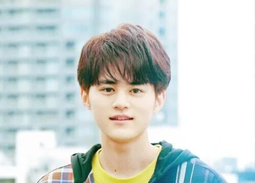 鈴鹿央士は望月歩と瀬戸康史と似てる?頭がでかいけど顔は小さい?ハーフでかっこよくない?