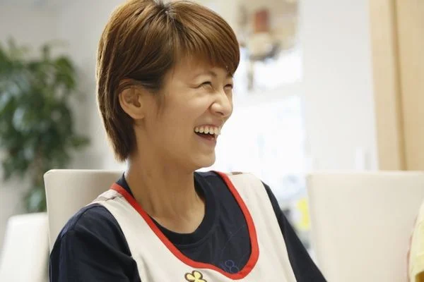 小阪由佳の現在の仕事と活動!旦那と子供がいて結婚?激太りは洗脳が原因で先輩Aは誰?