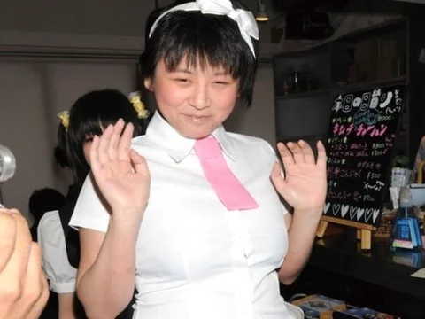 小阪由佳の現在の仕事と活動!旦那と子供がいて結婚?激太りは洗脳が原因で先輩Aは誰?